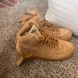 Nike Air Force 1 High (Wheat / Gum Light Brown)